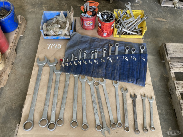 Pallet of open end wrenches